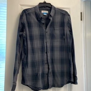 Men’s Columbia button down shirt size large plaid